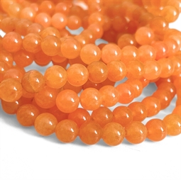 Orange farvet jade perler 6 mm på snor